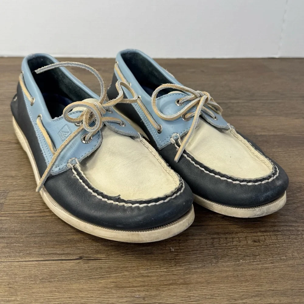 Sperry Men’s 2 Eyelet Boat Shoe, Navy, Cream, Light Blue, size 10